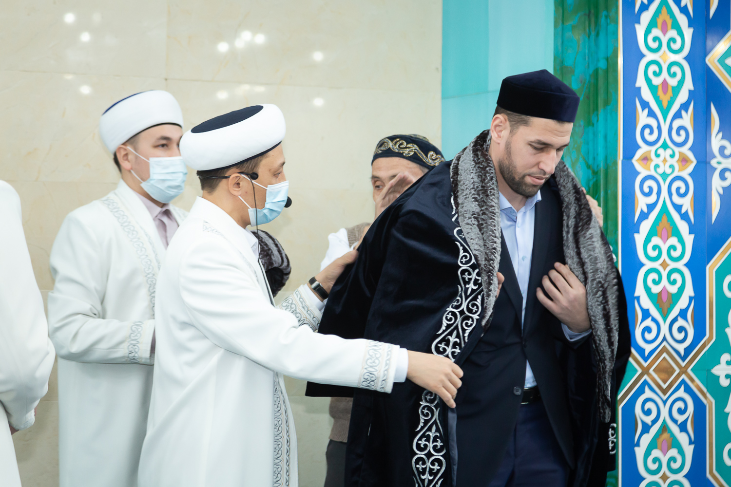 Ауыз қуысында кондицияларды құрастыру Ұйықтап жатқан апаймен жыныстық қатынас